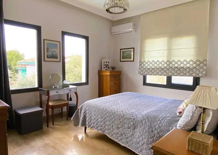 Villa Kyrenia Villa *